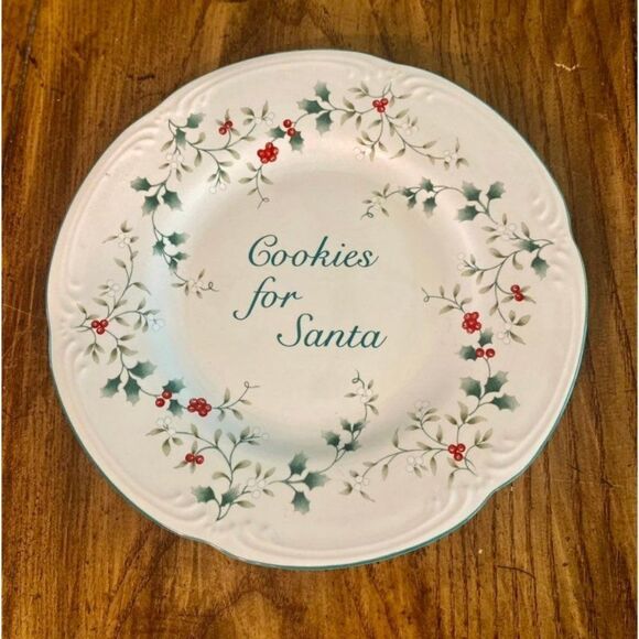 Pfaltzgraff Winterberry Christmas Cookies For Santa Plate Holiday Tradition - Picture 1 of 3